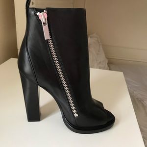 NEW Rachel Zoe Jillian Vachetta booties